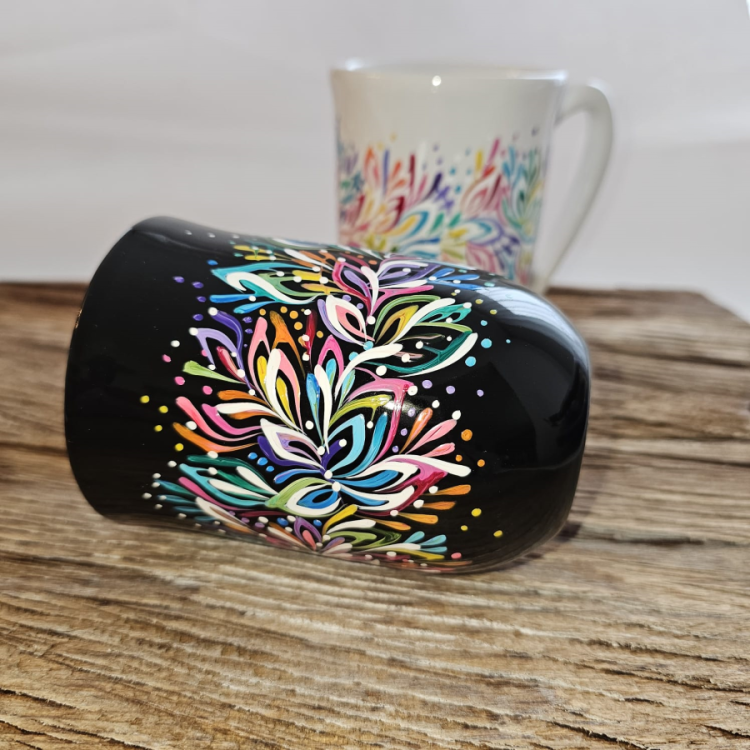 Kubek ceramiczny Biały Multikilolor ONA - 300 ml - ręcznie malowany z wielkim kunsztem