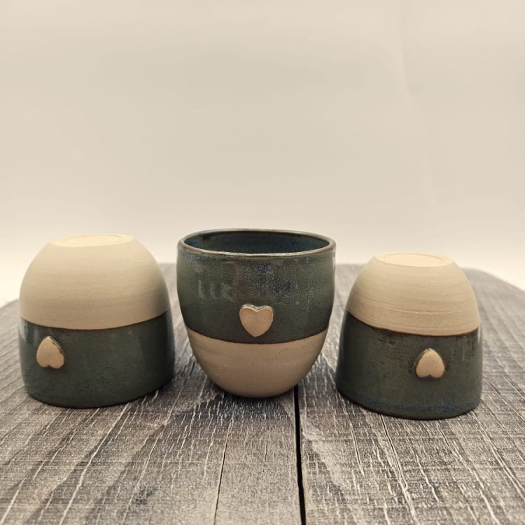 Czarka zielono-niebieska z serduszkiem 180 ml dwukolorowa kubek bez ucha z serduszkiem