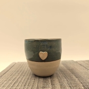 Czarka zielono-niebieska z serduszkiem 180 ml dwukolorowa kubek bez ucha z serduszkiem