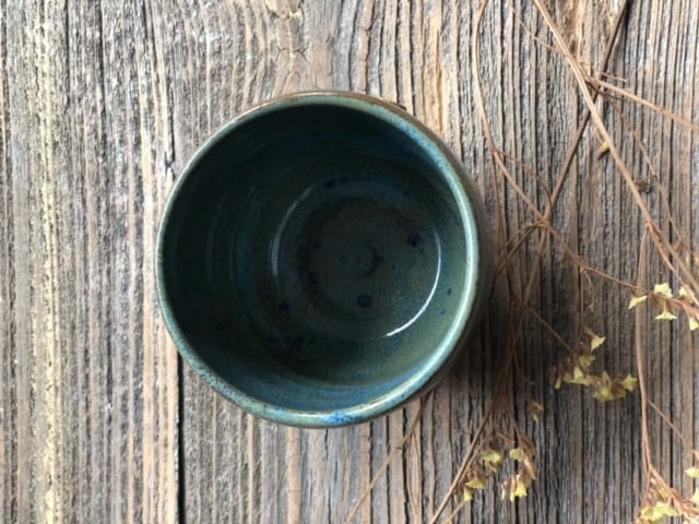 Czarka zielono-niebieska z serduszkiem 180 ml dwukolorowa kubek bez ucha z serduszkiem