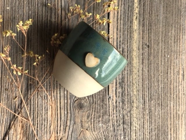 Czarka zielono-niebieska z serduszkiem 180 ml dwukolorowa kubek bez ucha z serduszkiem