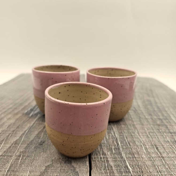 Czarka kubek bez ucha nakrapiana różowa czarka espresso 180 ml