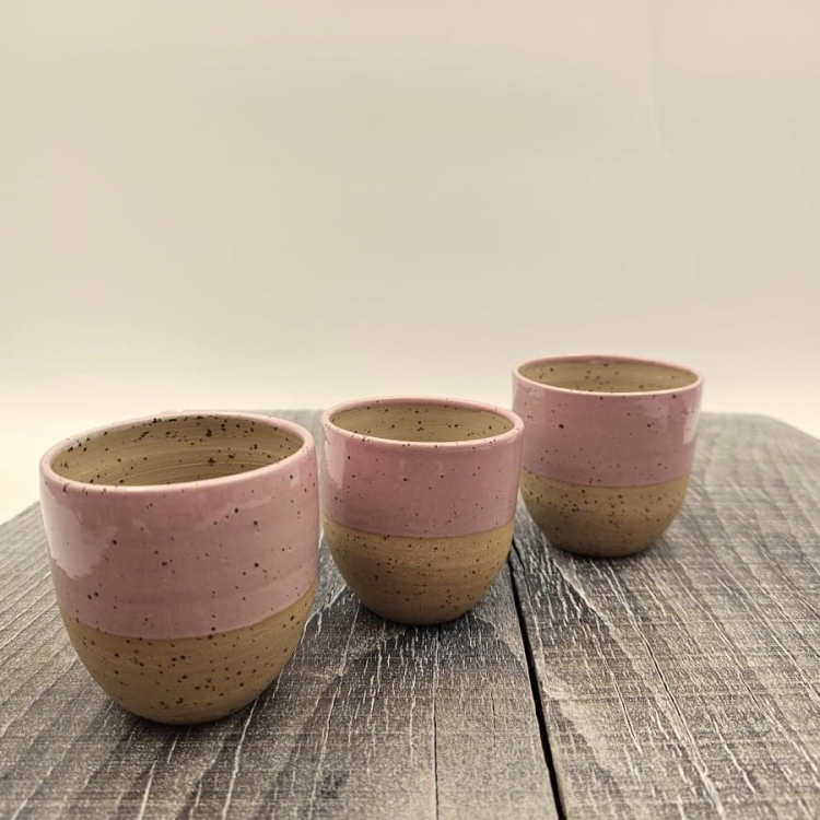 Czarka kubek bez ucha nakrapiana różowa czarka espresso 180 ml