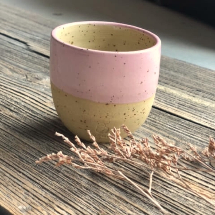 Czarka kubek bez ucha nakrapiana różowa czarka espresso 180 ml