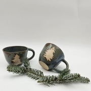Kubek ceramiczny / filiżanka z choinką i uchem zielono-niebiesko-brązowy Bożonarodzeniowy świąteczny kubek ręcznie toczony