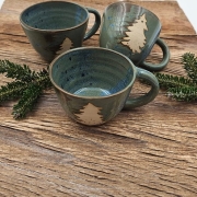Kubek ceramiczny / filiżanka z choinką i uchem zielono-niebiesko-brązowy Bożonarodzeniowy świąteczny kubek ręcznie toczony