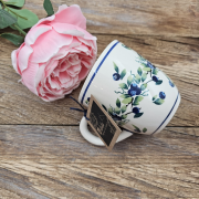 Kubek ceramiczny Bell Jagody kaszubska ceramika ręcznie zdobiony Arbata