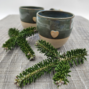 Czarka zielono-niebieska z serduszkiem 180 ml dwukolorowa kubek bez ucha z serduszkiem