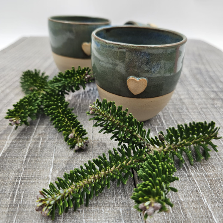 Czarka zielono-niebieska z serduszkiem 180 ml dwukolorowa kubek bez ucha z serduszkiem