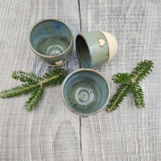 Czarka zielono-niebieska z serduszkiem 180 ml dwukolorowa kubek bez ucha z serduszkiem