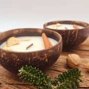 Świeca sojowa naturalna w kokosie - Cynamonowe jabłko - Jabłko i cynamon