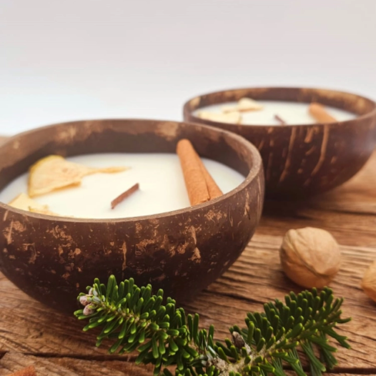 Świeca sojowa naturalna w kokosie - Cynamonowe jabłko - Jabłko i cynamon