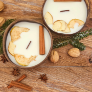 Świeca sojowa naturalna w kokosie - Cynamonowe jabłko - Jabłko i cynamon