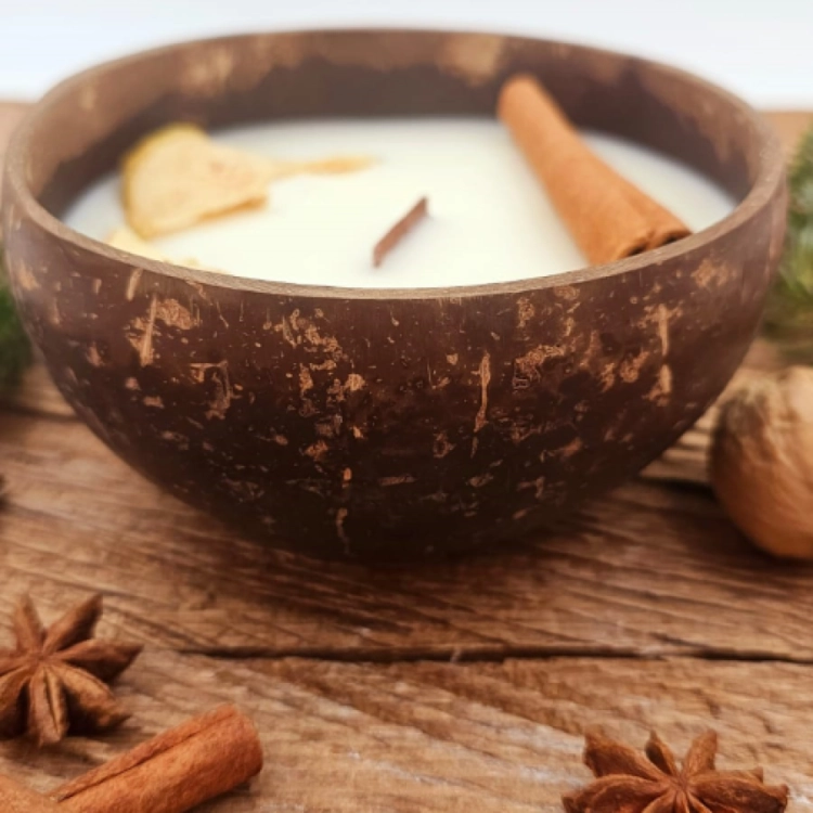 Świeca sojowa naturalna w kokosie - Cynamonowe jabłko - Jabłko i cynamon