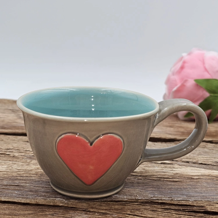 Filiżanka ceramiczna SZARA - SERDUSZKO 200 ml kolorowa ręcznie robiona FAJNA CERAMIKA z serduszkami