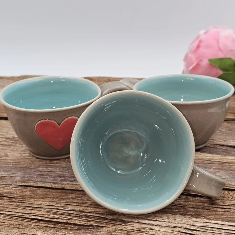 Filiżanka ceramiczna SZARA - SERDUSZKO 200 ml kolorowa ręcznie robiona FAJNA CERAMIKA z serduszkami