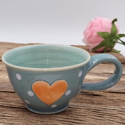 Filiżanka ceramiczna ZIELONA - SELEDYNOWA SERDUSZKO 300 ml kolorowa ręcznie robiona Fajna Ceramika z serduszkami