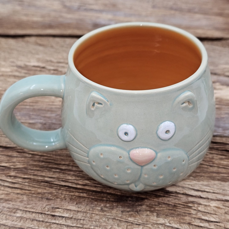 KUBEK ceramiczny KOT beczułka seledynowa 400 ml w kwiatki i bez kwiatków FAJNA CERAMIKA kolorowy kubek kubek KOT z kotem