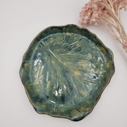 Patera ceramiczna liść szmaragdowa ręcznie robiona i zdobiona rękodzieło pomysł na prezent patera talerz liść