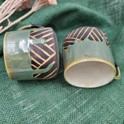Kubek ceramiczny OCIEK spływający ok. 300 ml ręcznie toczony rękodzieło ręcznie zdobiony czarno-zielony