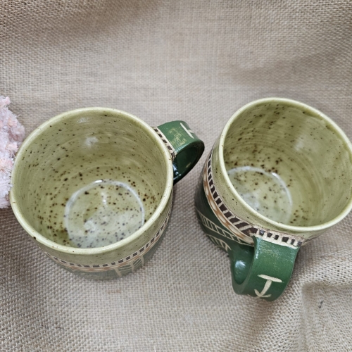 Kubek ceramiczny z uchem zielony AFRYKA poj. ok. 300 ml ręcznie toczony rękodzieło ręcznie zdobiony dla miłośnika afrykańskich klimatów