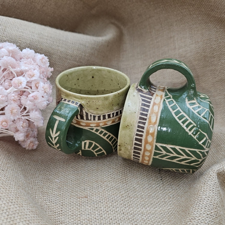 Kubek ceramiczny z uchem zielony AFRYKA poj. ok. 300 ml ręcznie toczony rękodzieło ręcznie zdobiony dla miłośnika afrykańskich klimatów