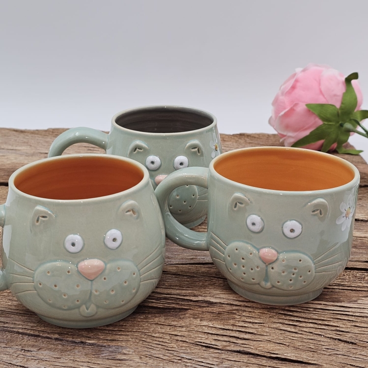 KUBEK ceramiczny KOT beczułka seledynowa 400 ml w kwiatki i bez kwiatków FAJNA CERAMIKA kolorowy kubek kubek KOT z kotem