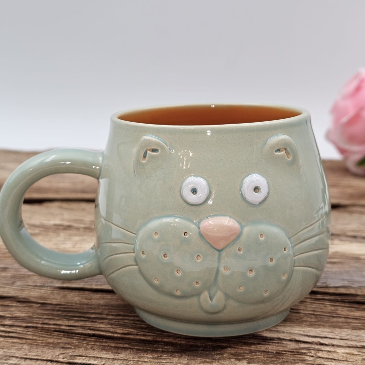 KUBEK ceramiczny KOT beczułka seledynowa 400 ml w kwiatki i bez kwiatków FAJNA CERAMIKA kolorowy kubek kubek KOT z kotem