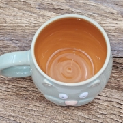 KUBEK ceramiczny KOT beczułka seledynowa 400 ml w kwiatki i bez kwiatków FAJNA CERAMIKA kolorowy kubek kubek KOT z kotem