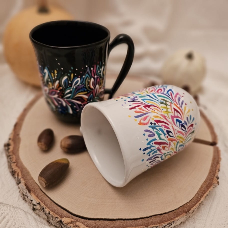 Kubek ceramiczny Biały Multikilolor ONA - 300 ml - ręcznie malowany z wielkim kunsztem