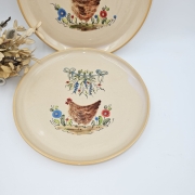 Talerz ceramiczny KURA śr. ok. 20 cm kolorowy wiejski FAJNA CERAMIKA ręcznie malowany i toczony talerz z kurą wiejski