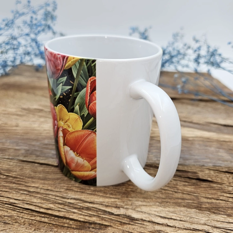 Kubek + nadruk z uchem łąka tulipanów tulipany kolorowe kubek 300 ml zwykły ceramiczny z sublimacją nadrukiem biały z kolorowym nadrukiem kubek kolorowe tulipany łąka