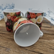 Kubek + nadruk z uchem łąka tulipanów tulipany kolorowe kubek 300 ml zwykły ceramiczny z sublimacją nadrukiem biały z kolorowym nadrukiem kubek kolorowe tulipany łąka