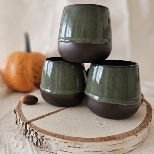 Kubek ceramiczny z uchem beczułka ręcznie robiony metodą odlewu 300 ml - ZIELONY