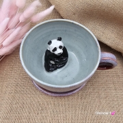 Filiżanka ceramiczna ze spodkiem i PANDĄ misiem w środku ręcznie toczona i malowana ze spodkiem prezent dla miłośnika natury PANDA filiżanka