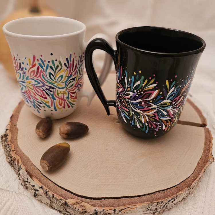 Kubek ceramiczny Biały Multikilolor ONA - 300 ml - ręcznie malowany z wielkim kunsztem