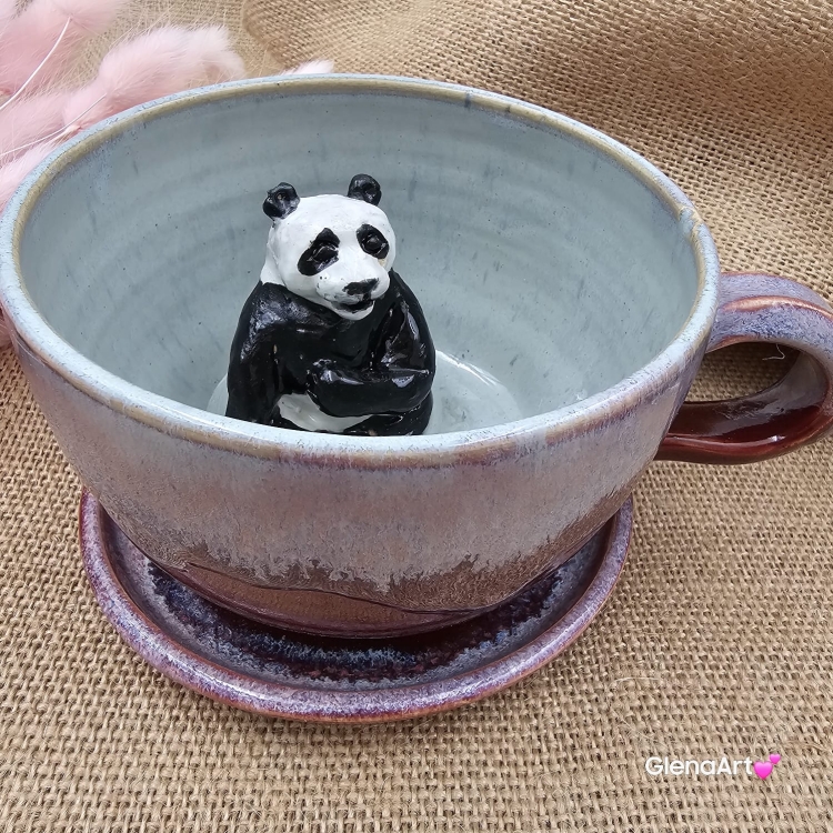 Filiżanka ceramiczna ze spodkiem i PANDĄ misiem w środku ręcznie toczona i malowana ze spodkiem prezent dla miłośnika natury PANDA filiżanka