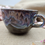 Filiżanka ceramiczna bez spodka z ZAJĄCEM szarakiem w środku ręcznie toczona i malowana w kolorze niebieskim opal