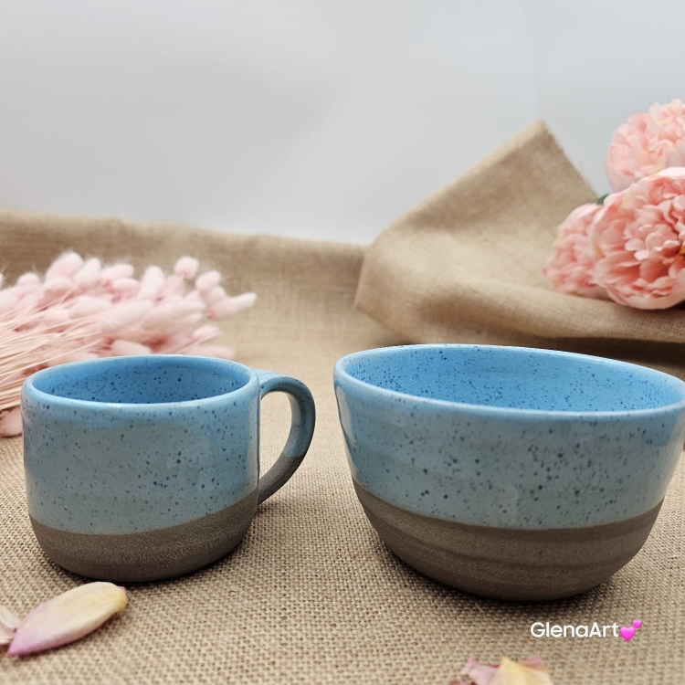 Miska ceramiczna nakrapiana z szarej gliny w błękitnym szkliwie na musli lub zupę ręcznie toczona niebieska piękna miseczka