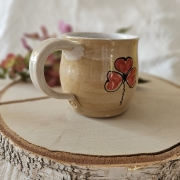 Kubek piaskowy ceramiczny koniczyna czerwona ręcznie malowany i toczony