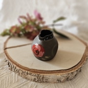 Mlecznik ceramiczny brązowy w czerwone ręcznie malowane róże rękodzieło