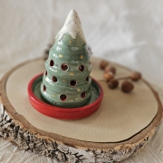 Śliczny mały lampion ceramiczny choinka z podstawką na świeczkę rękodzieło ręcznie malowane urocza choineczka Boże Narodzenie
