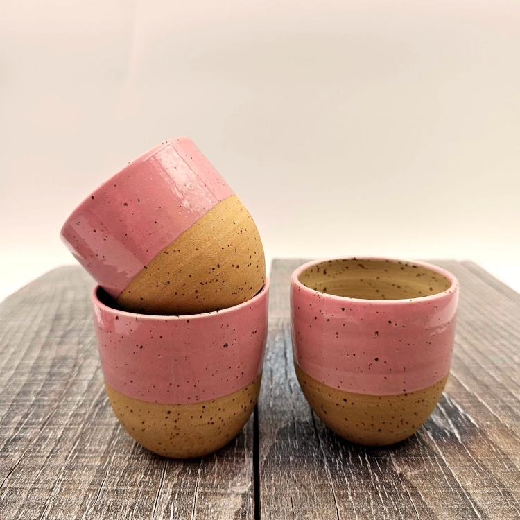 Czarka kubek bez ucha nakrapiana różowa czarka espresso 180 ml