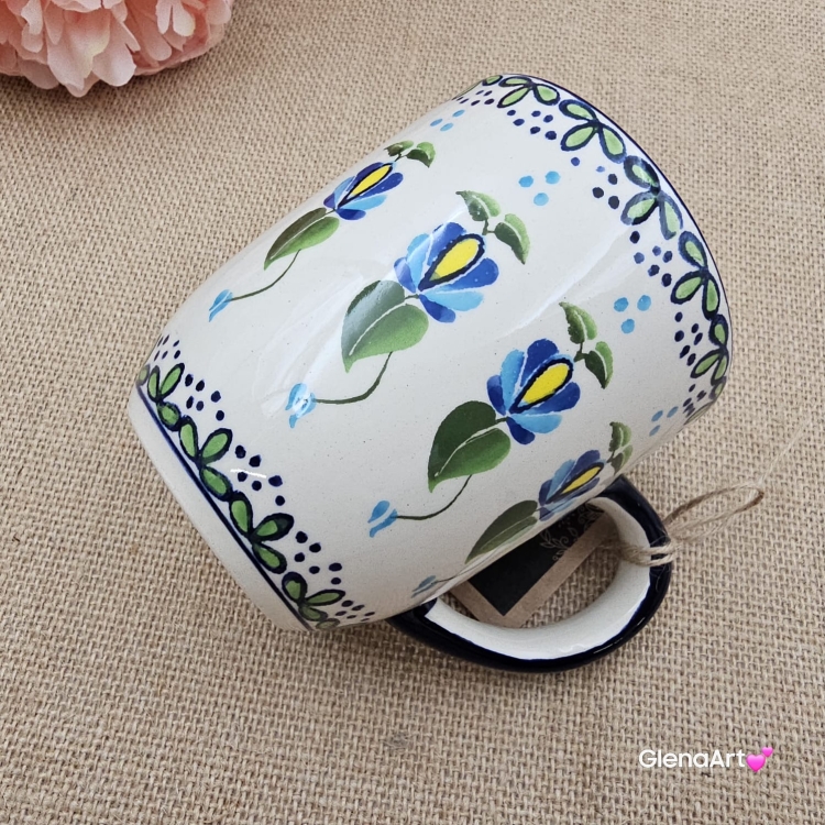 Kubek ceramiczny Bell dekoracja Słupska kaszubska ceramika ręcznie zdobiona Arbata kubek słupski wzór kaszubski rękodzieło metoda stempelka