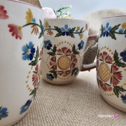 Kubek ceramiczny Bell dekoracja Wdzydzka kaszubska ceramika ręcznie zdobiona Arbata kubek wdzydzki wzór kaszubski rękodzieło metoda stempelka