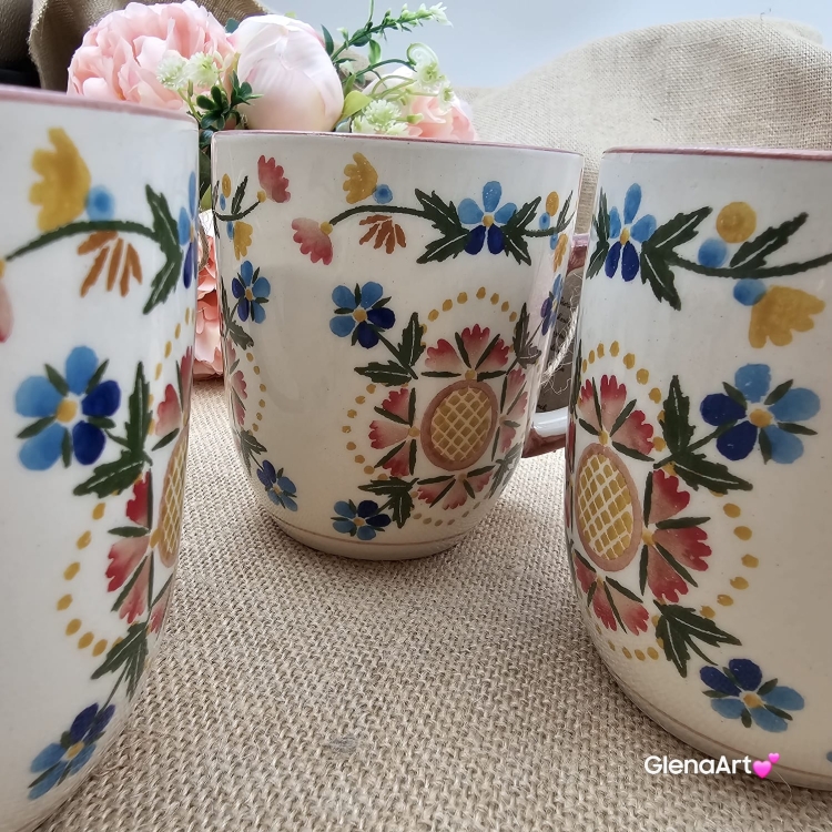 Kubek ceramiczny Bell dekoracja Wdzydzka kaszubska ceramika ręcznie zdobiona Arbata kubek wdzydzki wzór kaszubski rękodzieło metoda stempelka