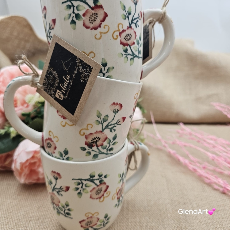 Kubek ceramiczny Bell dekoracja Róże kaszubska ceramika ręcznie zdobiona Arbata kubek róże wzór kaszubski rękodzieło metoda stempelka róże na kubku