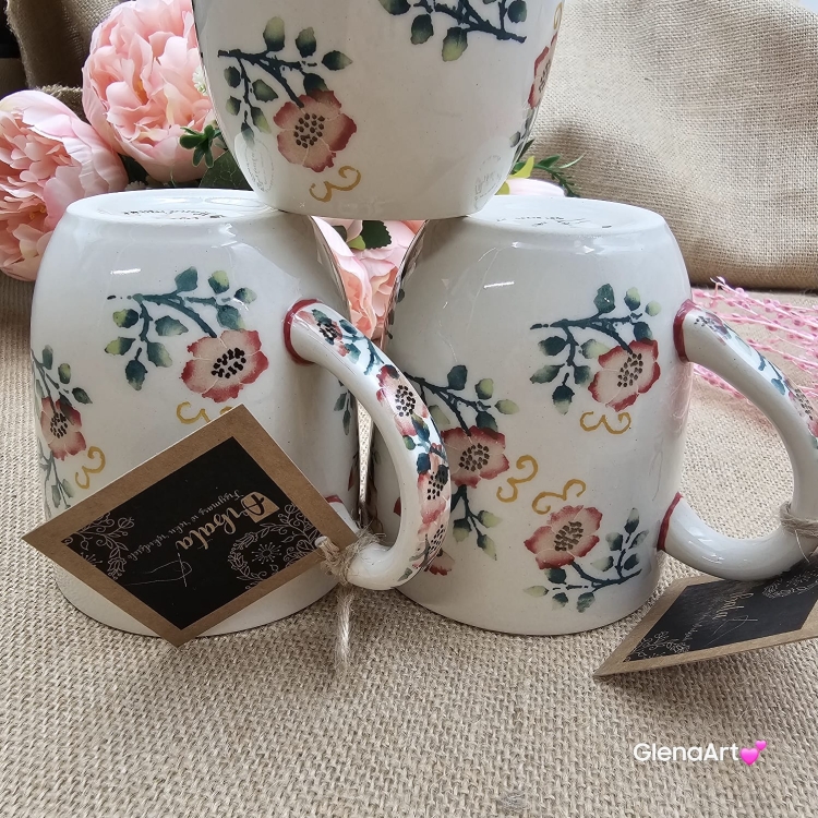 Kubek ceramiczny Bell dekoracja Róże kaszubska ceramika ręcznie zdobiona Arbata kubek róże wzór kaszubski rękodzieło metoda stempelka róże na kubku