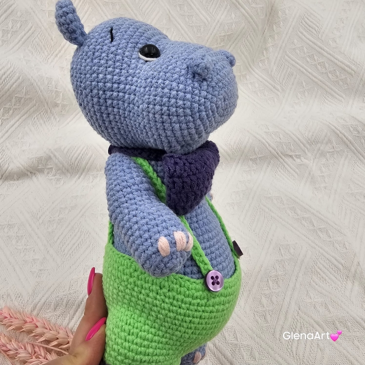 Hipopotam na szydełku hipcio fioletowy wykonany na szydełku rękodzieło hipcio na szydełku maskotka hipcio