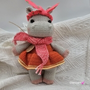 Hipcia w sukience na szydełku hipopotam na szydełku w sukience hipcia rękodzieło maskotka hipcia wykonane na szydełku